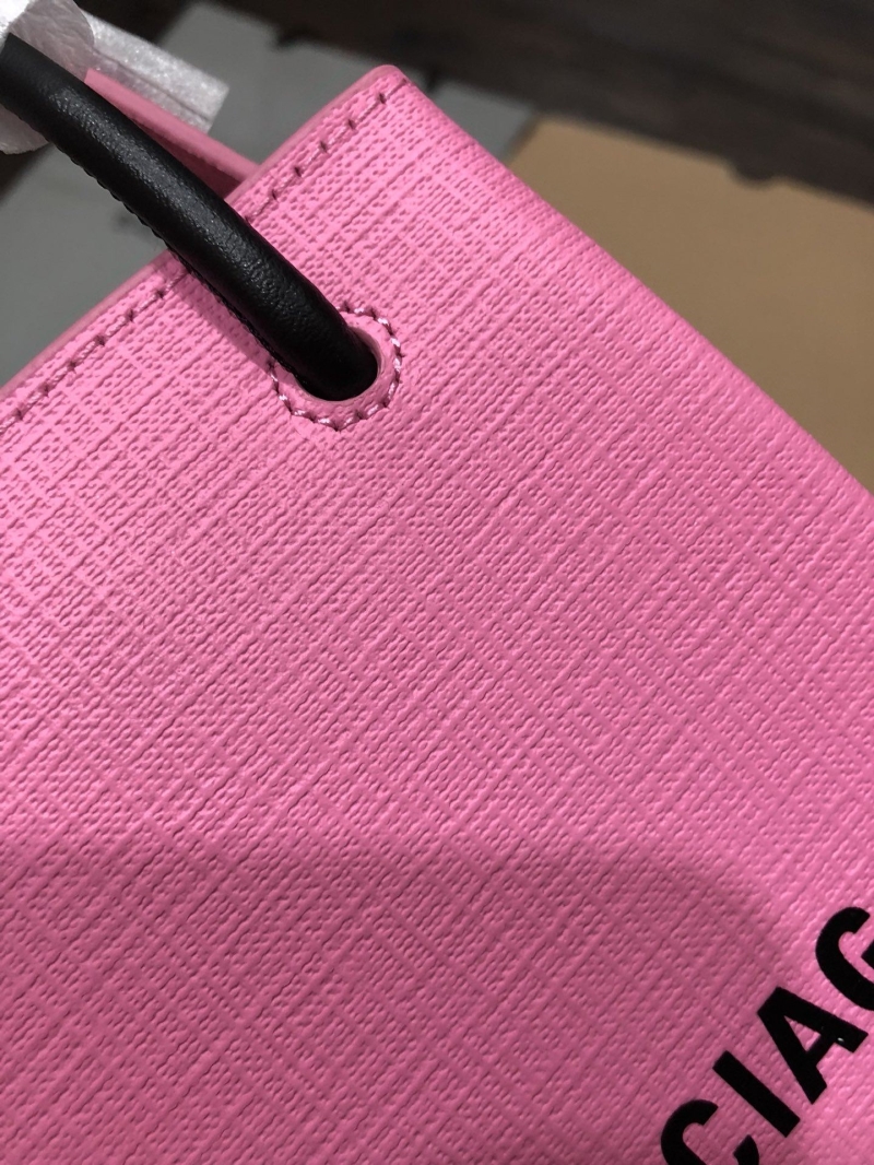 Ba1en*iaga shopping bags